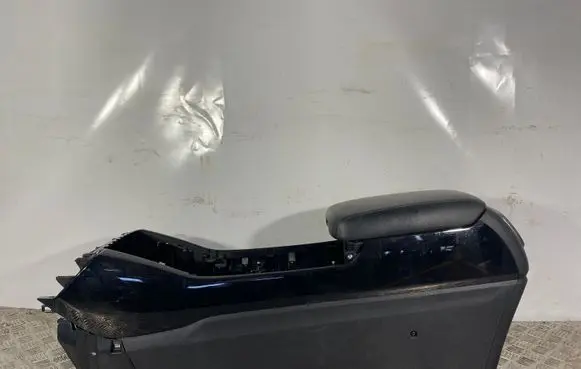 KIA Sorento Center console