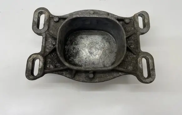 Audi A6 S6 C6 4F Engine mounting bracket 4B0199335L