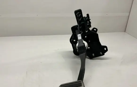 Opel Mokka B Brake pedal 9829474380