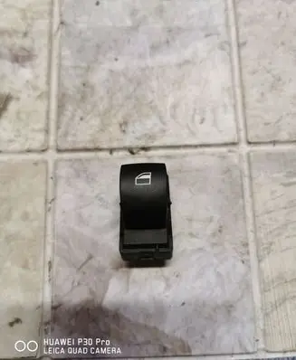 BMW 1 E81 E87 Electric window control switch 15979800