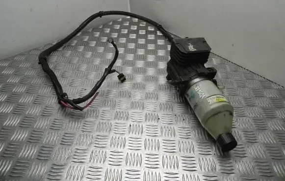 Opel Zafira A Power steering pump 554552 VD16556