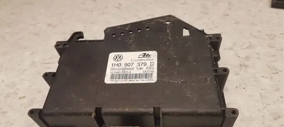 Volkswagen Golf III ABS control unit/module 1H0907379D