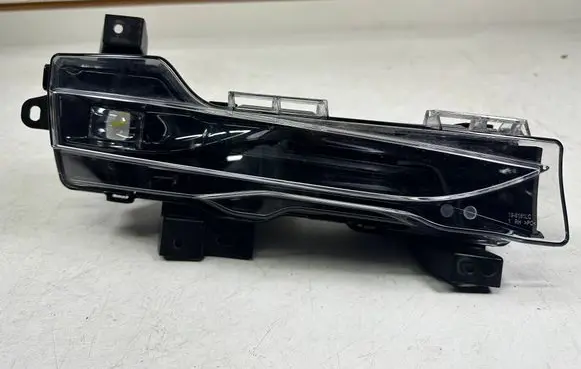 Tesla Model 3 Front fog light 162479800A DC522248A00257 0905202