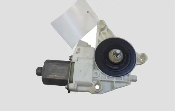 Mercedes-Benz A W176 Front door window regulator motor A2469065200 933866101