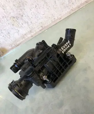 Ford Focus Thermostat 9818467880