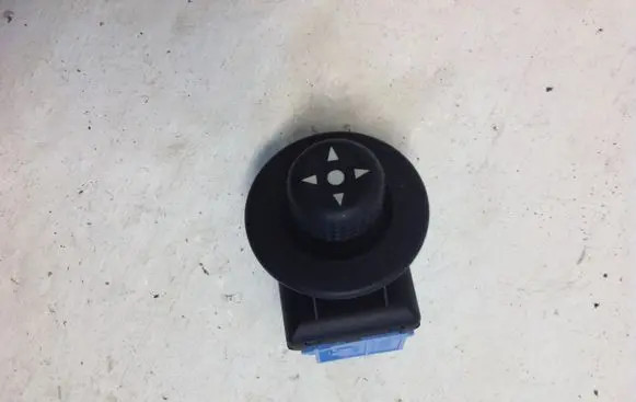 Citroen Berlingo Wing mirror switch 185526