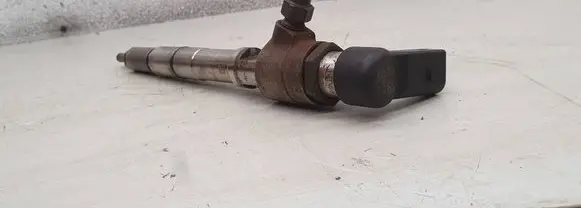Volkswagen Golf VI Fuel injector 03L130277b