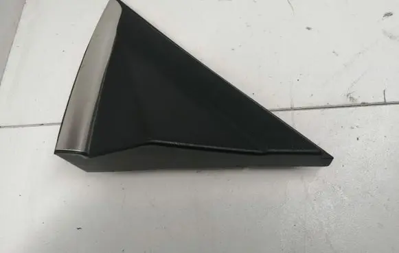 Hyundai i30 Fender end trim 86180A5100
