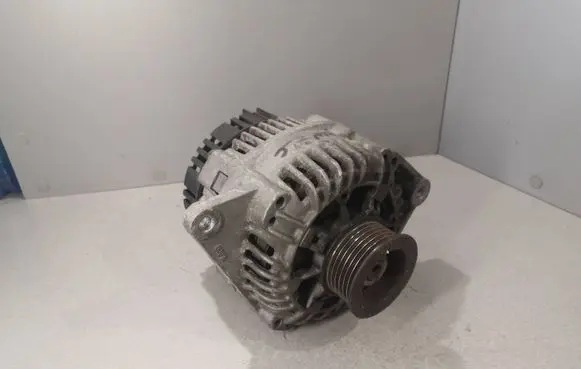 Renault Laguna I Generator/alternator 2541610g 7700857073