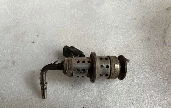 Peugeot 3008 II AdBlue injector 9802763880 J105B08065