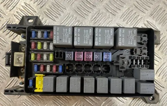 KIA Sorento Fuse box set 911603E070 10041115061 BE07004112304