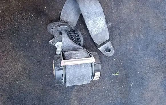Mini One - Cooper Coupe R56 Rear seatbelt 601030000D