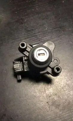 BMW 3 E46 Tailgate exterior lock 8196052