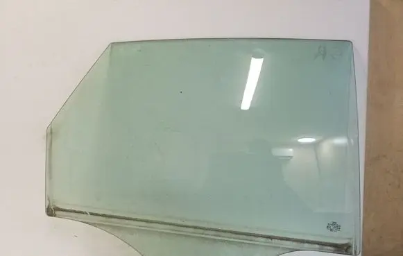 Audi Q3 8U Rear door window glass E643R00048