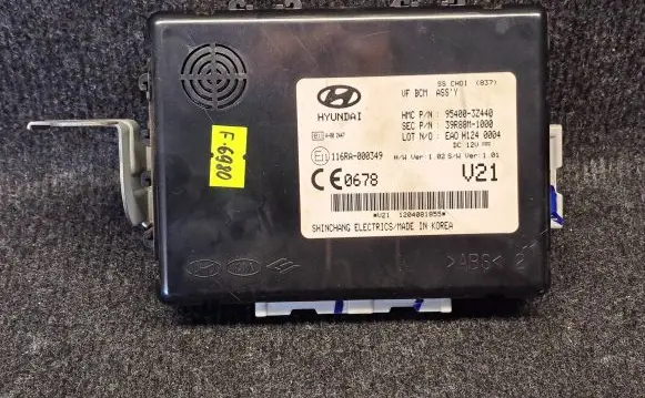 Hyundai i40 Door central lock control unit/module 95400-3Z440