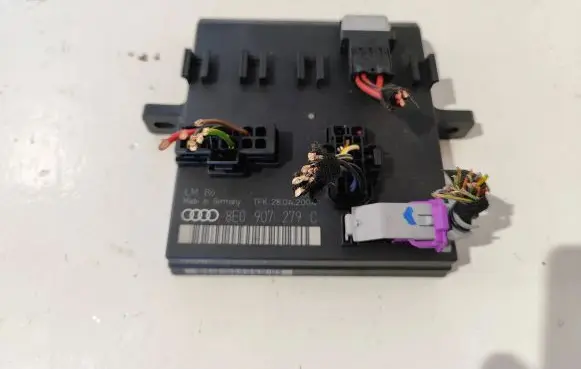 Audi A4 S4 B6 8E 8H Comfort/convenience module 8E0907279C