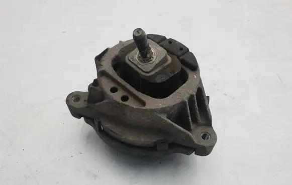 BMW 2 F22 F23 Engine mount bracket 6867441
