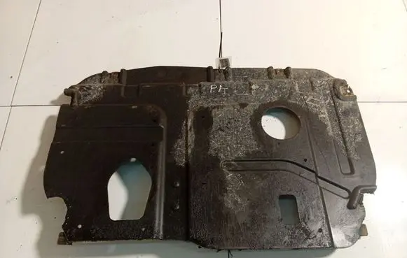 Hyundai i30 Engine splash shield/under tray