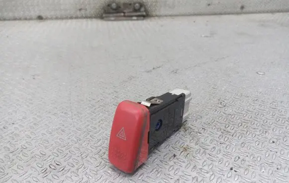 Honda HR-V Hazard light switch M17479