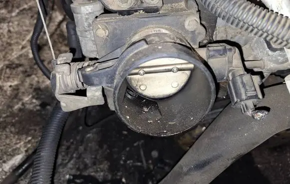 Ford Maverick Throttle valve 5l8gac 0512043