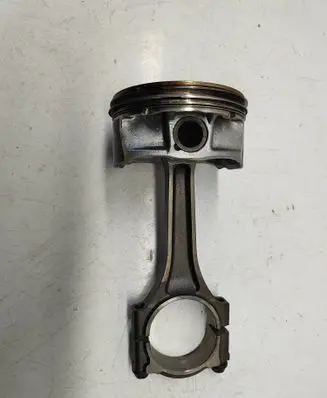 Dodge Challenger Piston with connecting rod 68090672AA