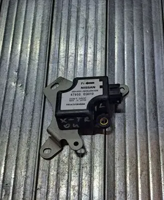 Nissan X-Trail T30 ESP acceleration yaw rate sensor 47930EQ010