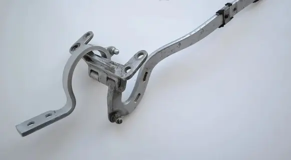 Volkswagen Touareg I Tailgate/trunk/boot hinge 7L6827301A