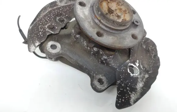 BMW 1 E81 E87 Front wheel hub spindle knuckle 6773210 31216773210 13612610