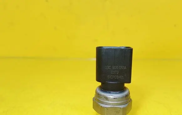 Volkswagen Touran I Fuel pressure sensor 03C906051A