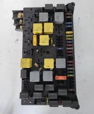 Mercedes-Benz ML W163 Fuse box set 1635450205 08200101