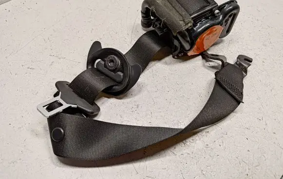 BMW X3 F25 Front seatbelt 7367250 72117367250 72117258436