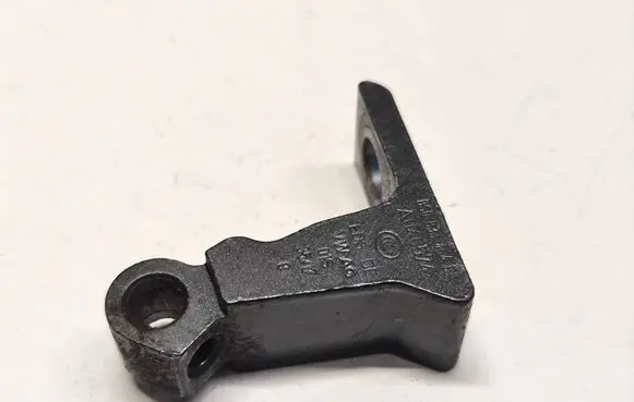 Audi Q7 4M Rear door lower hinge 8s0833404e