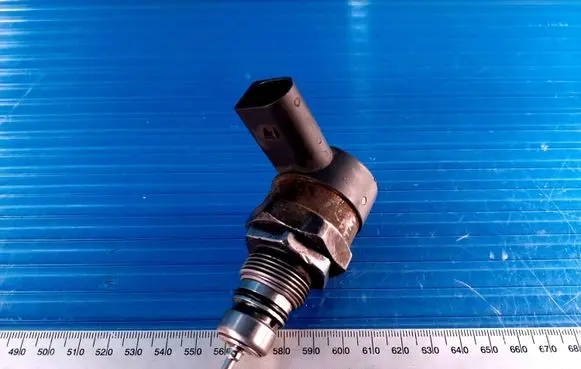 Fuel pressure sensor
