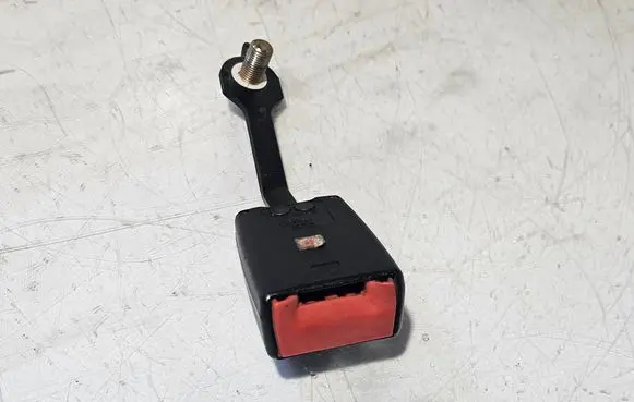 Fiat Ducato Middle seatbelt buckle (rear) 33028178 C383