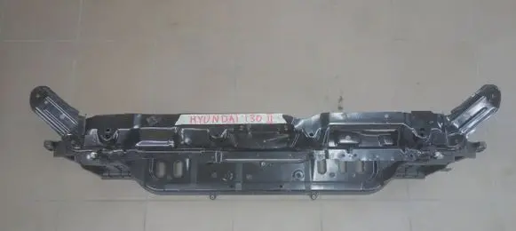 Hyundai i30 Radiator support slam panel