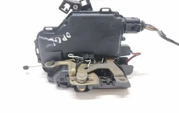 Seat Toledo II (1M) Rear door lock 1J0973713