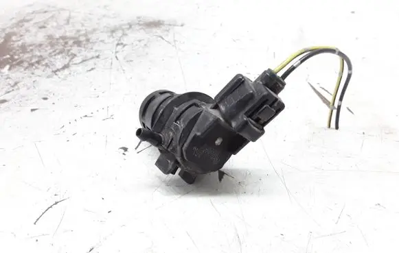 Mazda 3 I Windscreen/windshield washer pump 8603102451