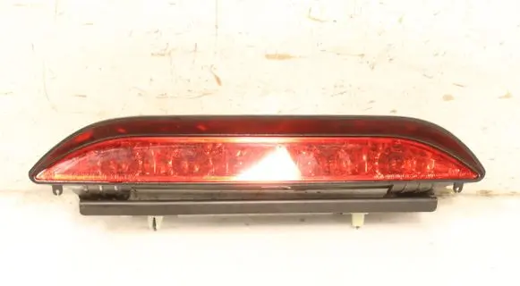 Chevrolet Aveo Third/center stoplight