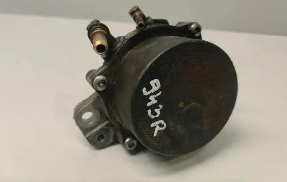 Opel Corsa D Vacuum pump