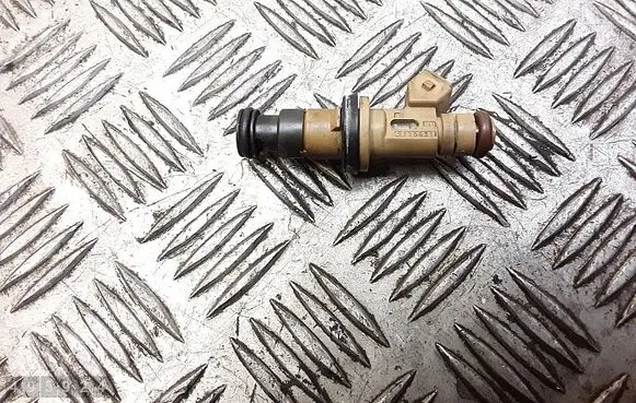 Volvo S80 Fuel injector 9125821