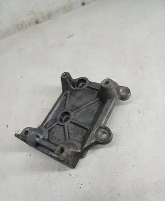 KIA Sorento A/C compressor mount bracket 