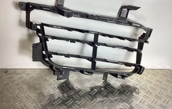 Porsche Cayenne (9Y0 9Y3) Front bumper lower grill 9Y0807682