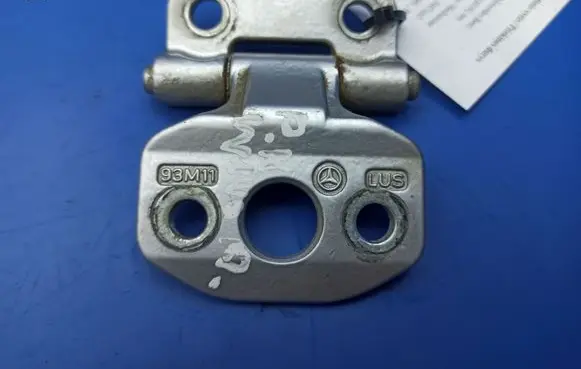 Mercedes-Benz S W140 Front door lower hinge 93M11 LUS
