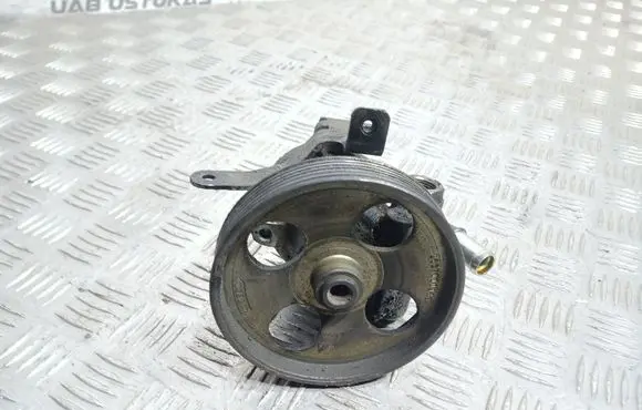 Citroen Xsara Picasso Power steering pump