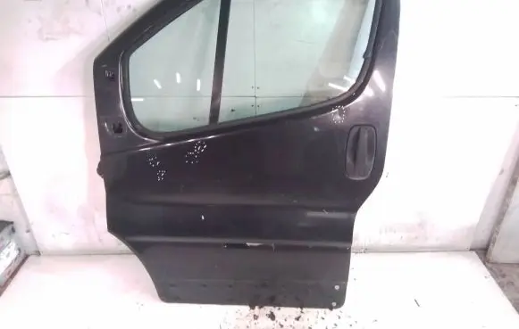 Opel Vivaro Front door