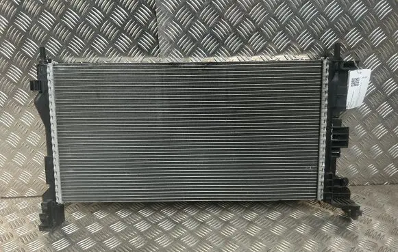 Volvo XC60 Coolant radiator 32224829