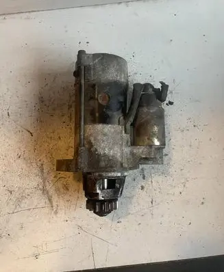 Nissan Almera Tino Starter motor 233008H801