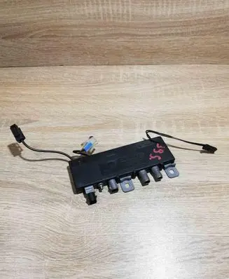 BMW 5 E39 Aerial antenna amplifier 8352774