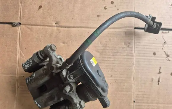KIA Xceed Rear brake caliper G358237700