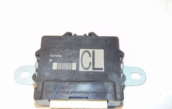 Toyota Camry VIII XV70 Wing mirror control module 8943033250